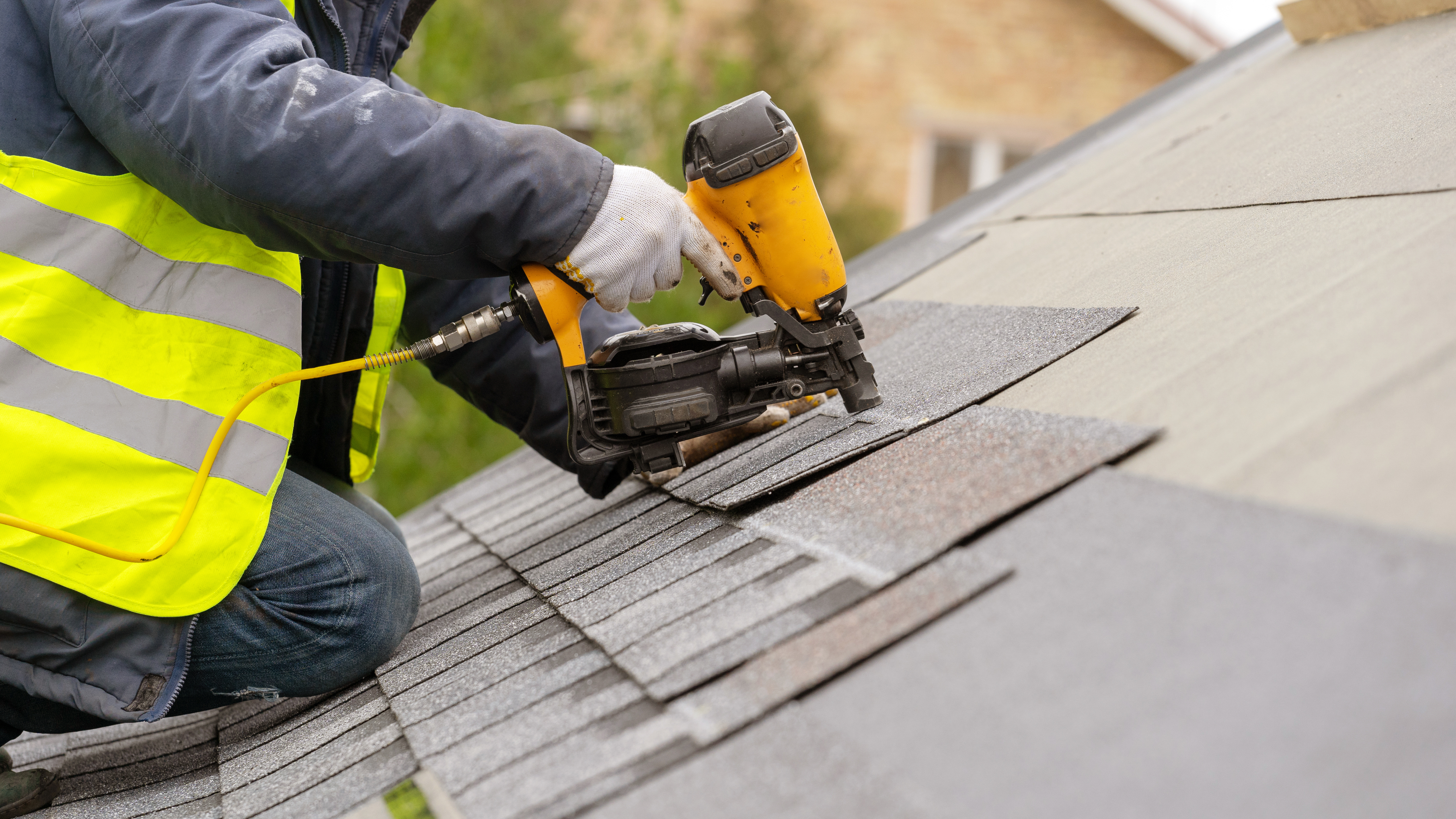 The Contractor's Guide to Choosing the Best Roofing Shingles for Your Next Project